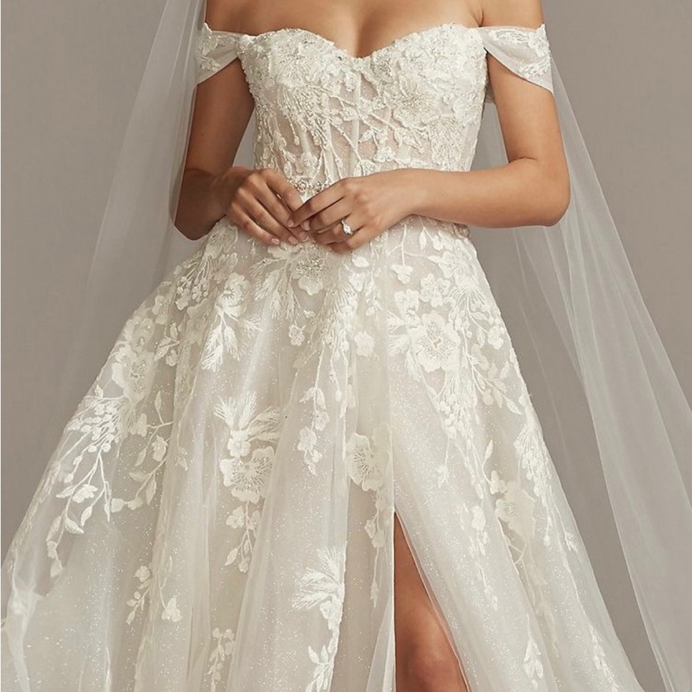 Galina Signature Wedding dress *NWT* never worn!